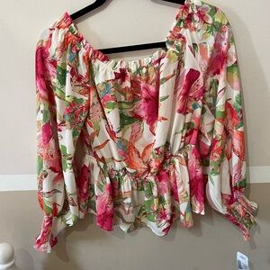 Flying Tomato floral woven top